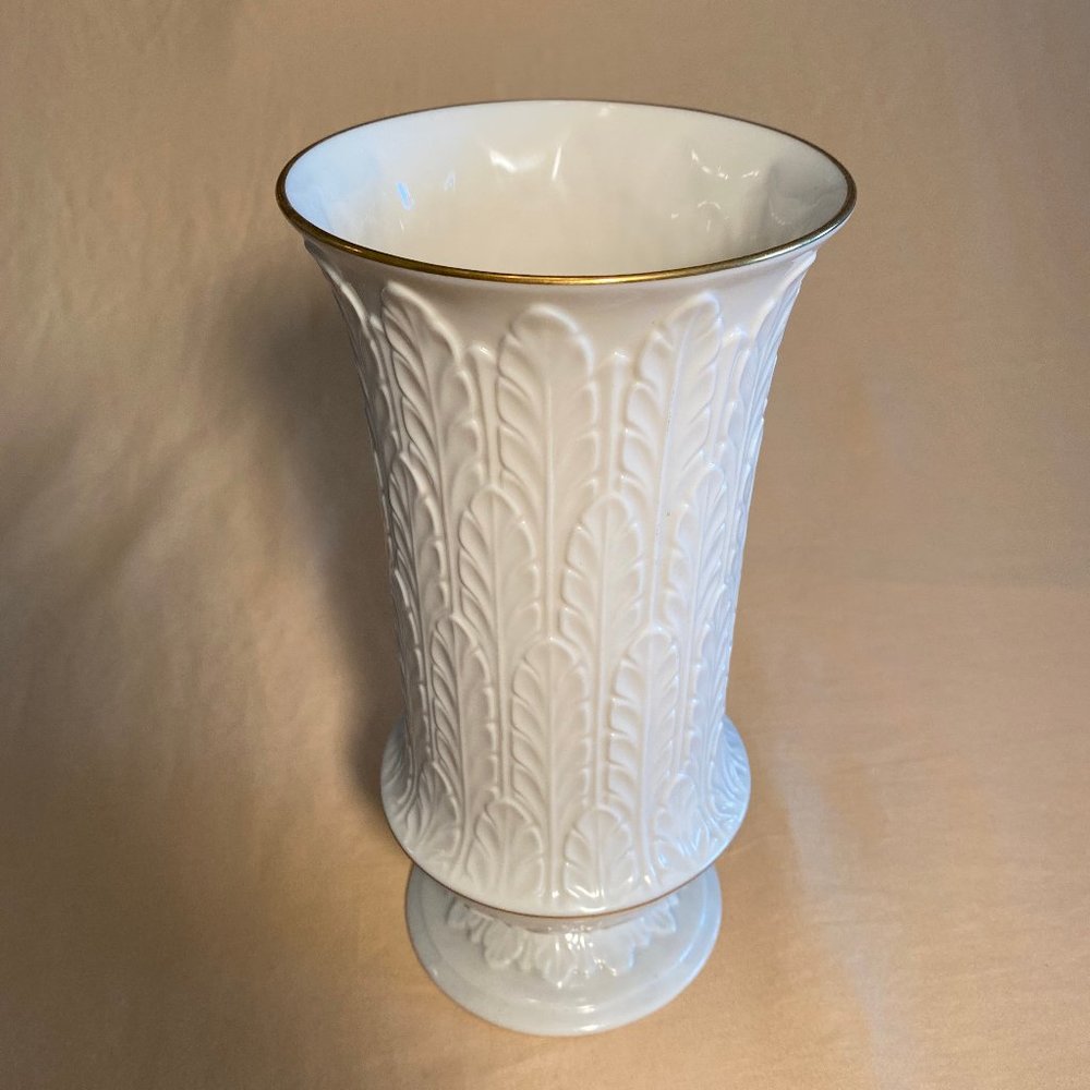 Lenox Acanthus Gold Trimmed Vase 9 1/2" H